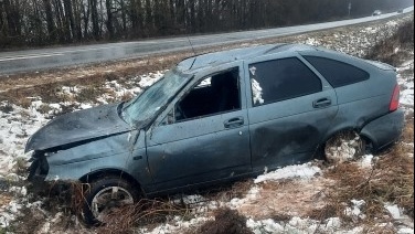 На автодороге «Куяр — Солнечный — Ронга» отечественный автомобиль перевернулся в кювет