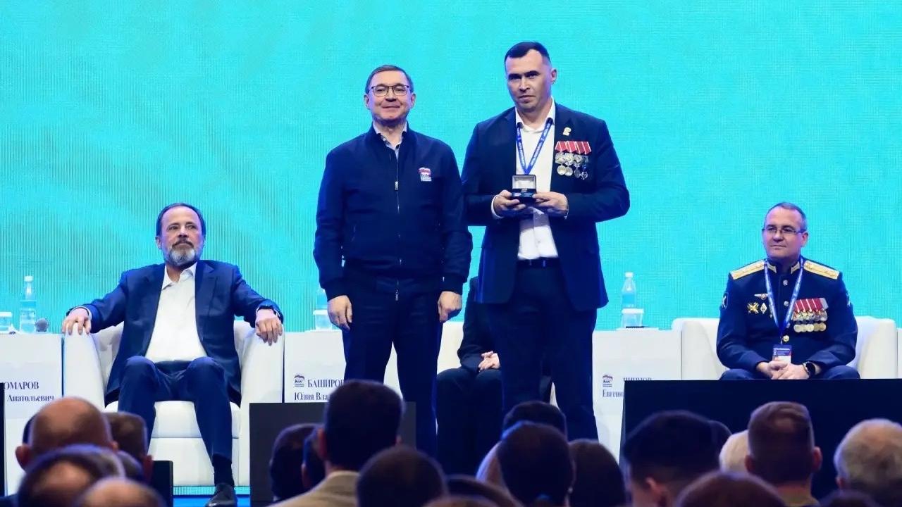Герою Марий Эл вручили партийный билет