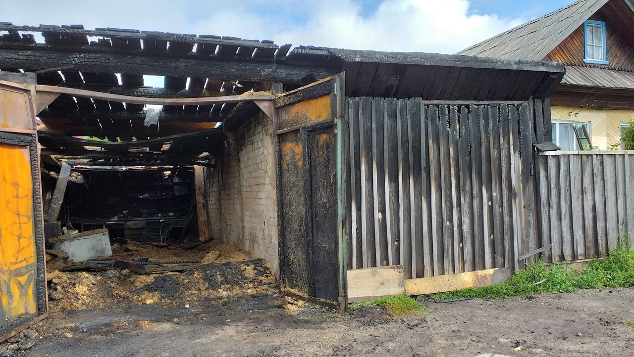 Житель Куяра не смог самостоятельно справиться с пожаром в гараже