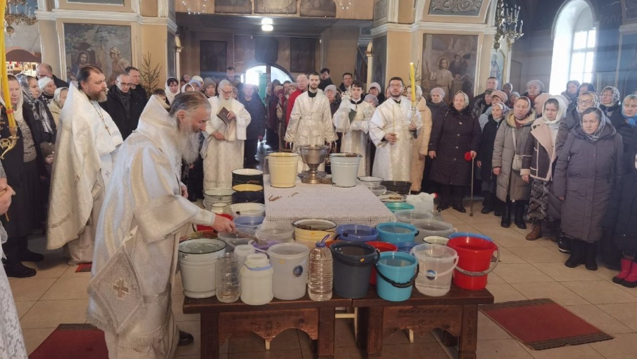 В Крещенский сочельник митрополит Иоанн провёл богослужение  в храме Семёновки