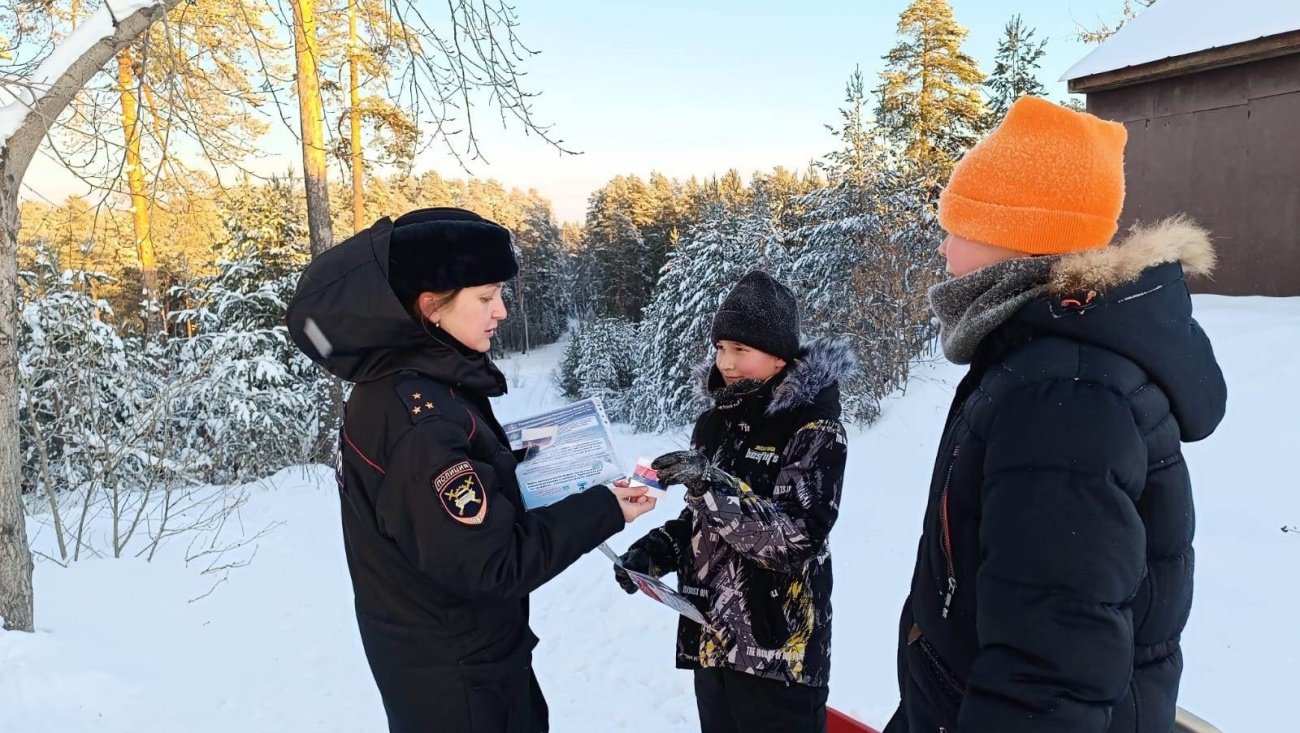 В Звенигово сотрудники Госавтоинспекции провели беседы с юными пешеходами и их родителями