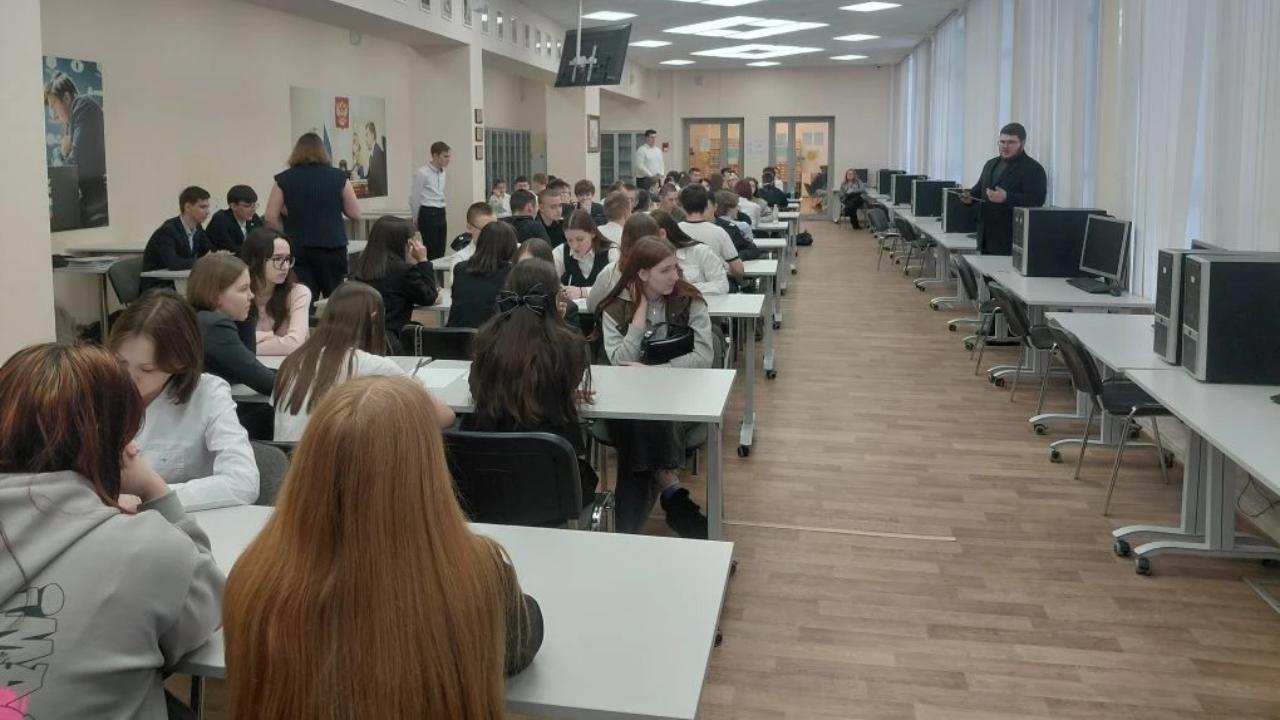 Студенты Йошкар-Олы схлестнулись в игре «Что? Где? Когда?»