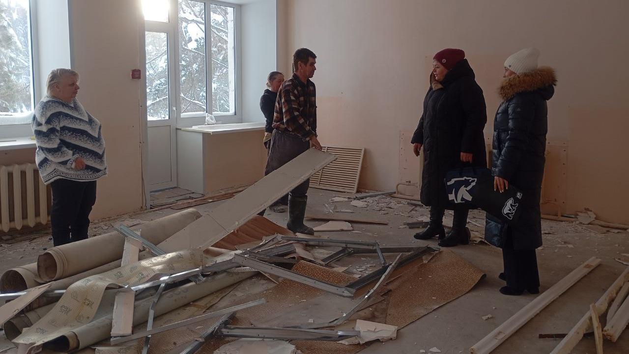 В школе и детсаду посёлка Юрино начали демонтажные работы