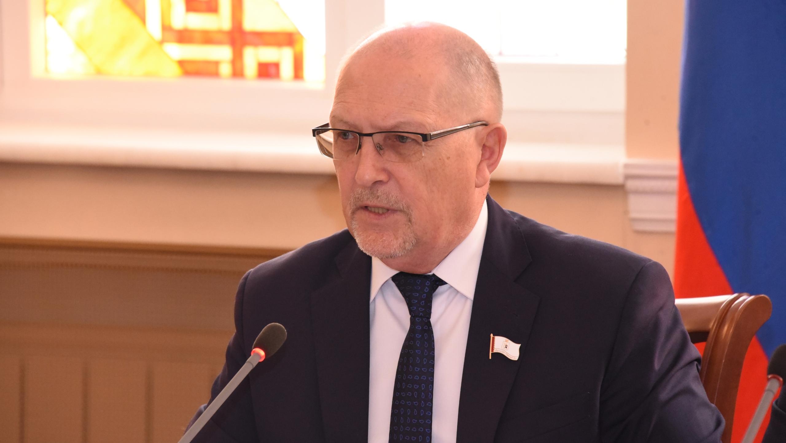 Михаил Васютин поздравляет с праздником нефтяников и газовиков
