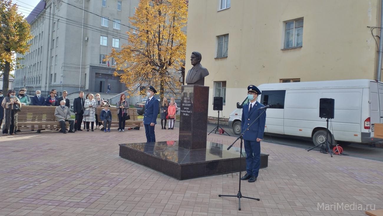 В Йошкар-Оле открыли памятник-бюст Николаю Пиксаеву