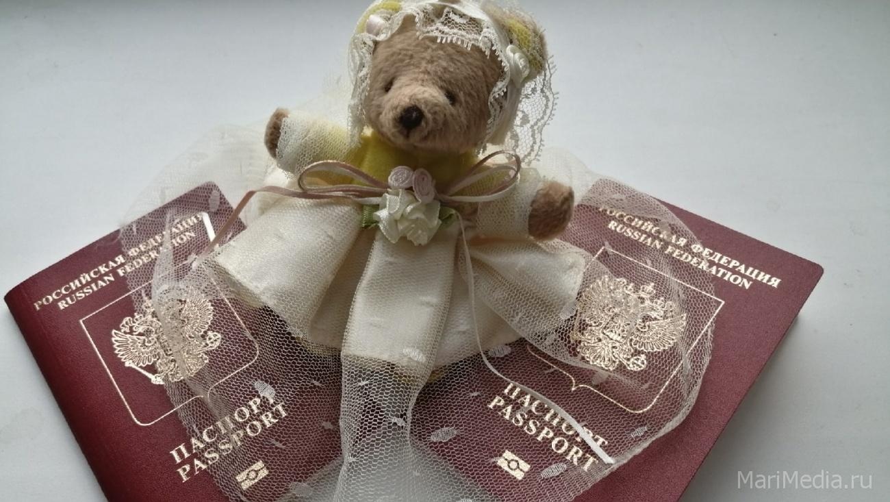 Детям до 14 лет для поездки в страны ближнего зарубежья будет нужен загранпаспорт