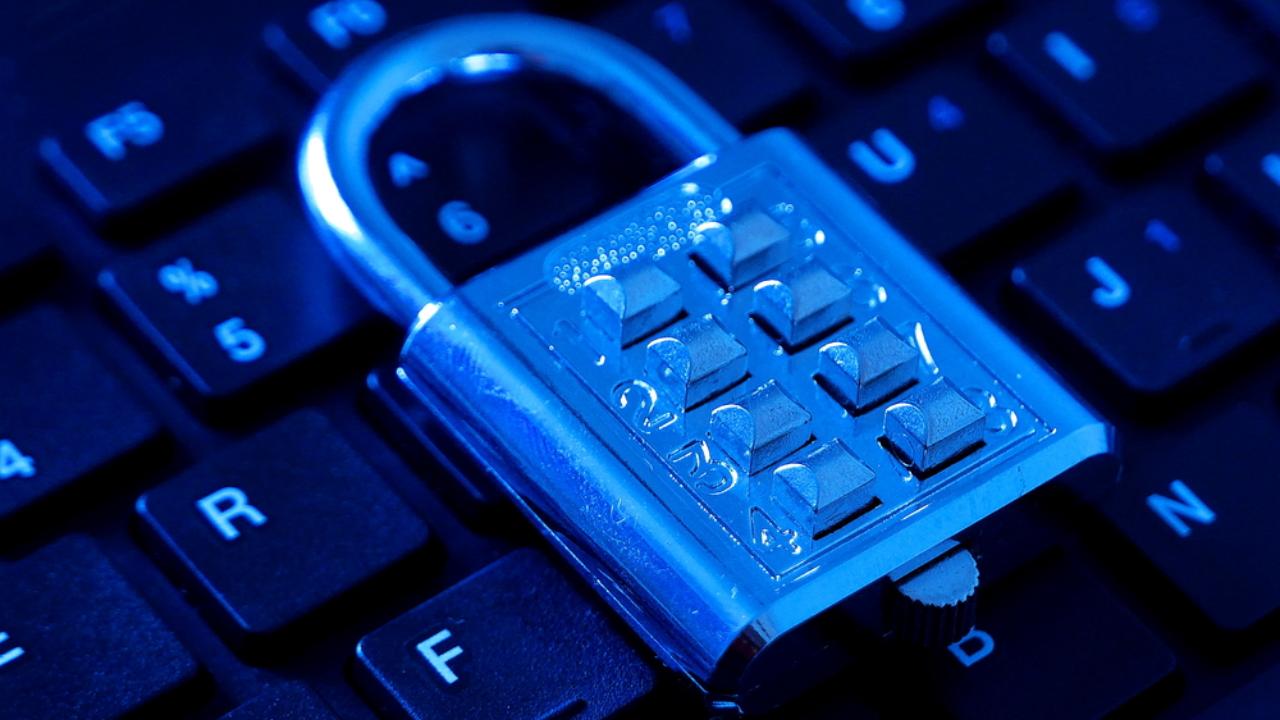 Большинство россиян не сталкивались с последствиями хакерских атак на банки