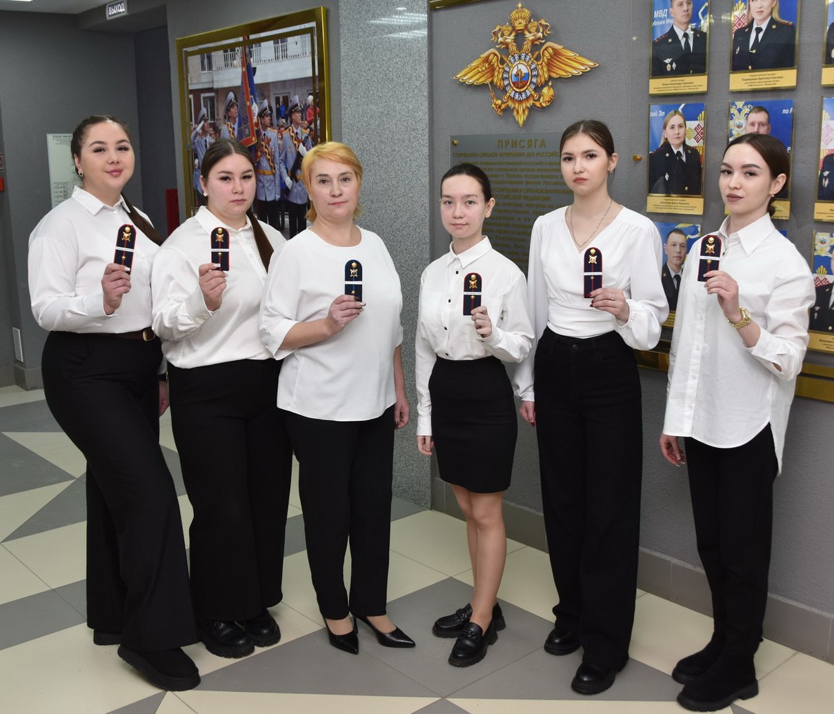 В МВД по Марий Эл молодым офицерам вручили первые погоны