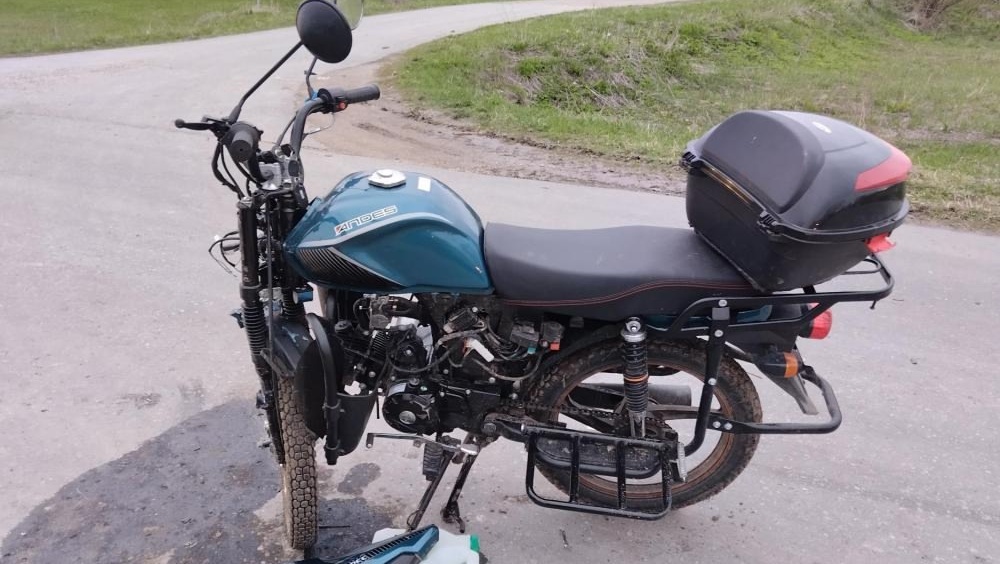 В Новоторъяльском районе женщина-водитель сбила нетрезвого мопедиста