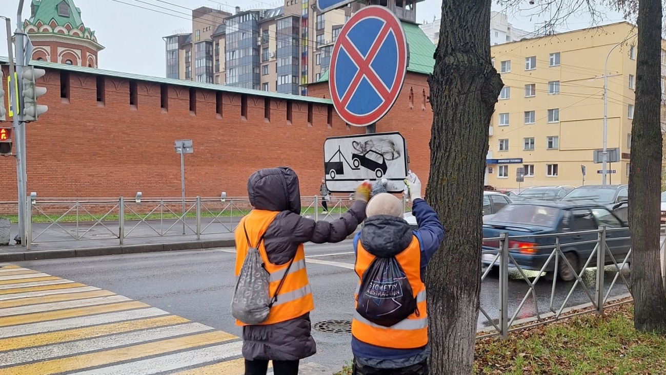 В Йошкар-Оле вандалы разрисовали остановки и дорожные знаки