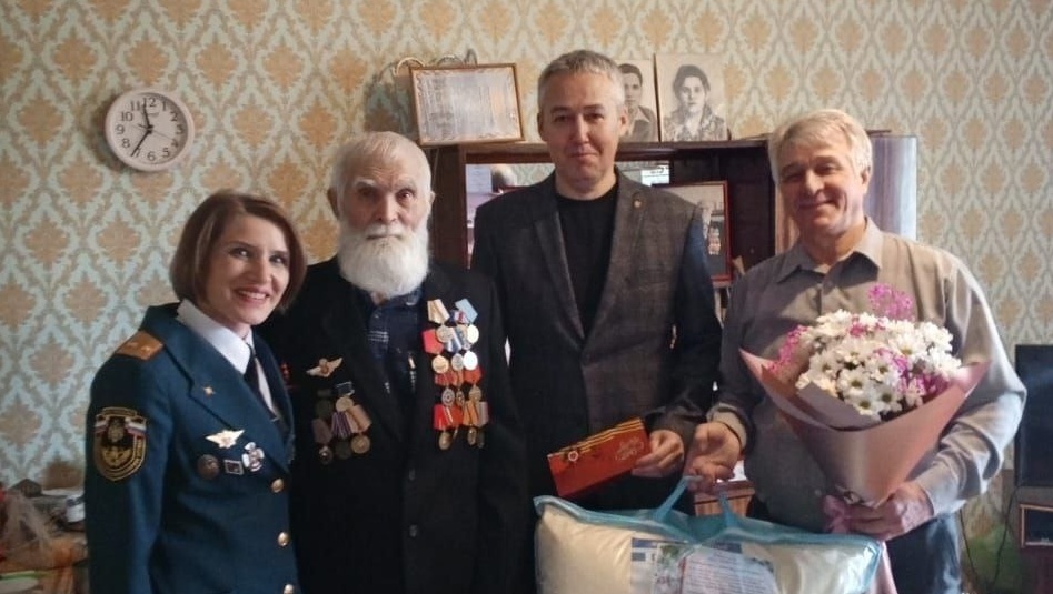 Спасатели Марий Эл поздравили с Днём Победы труженника тыла