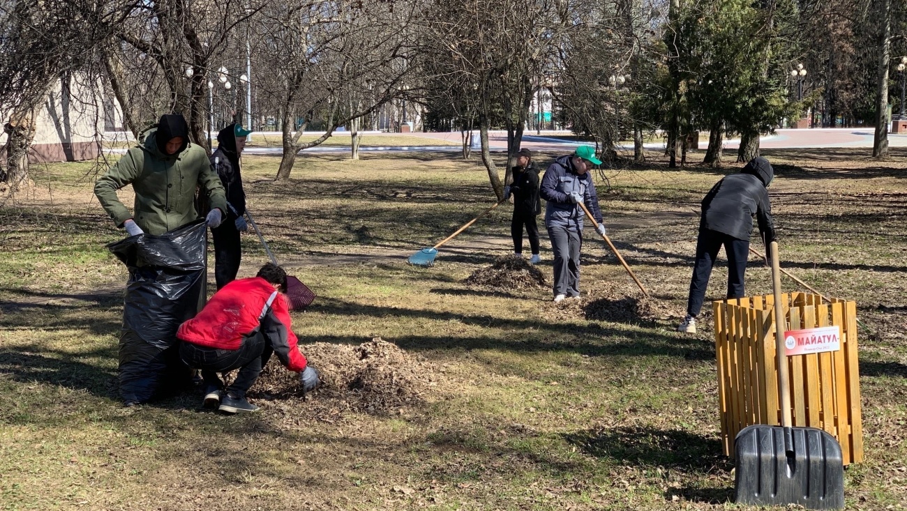 В Йошкар-Оле прибрали парк культуры и отдыха