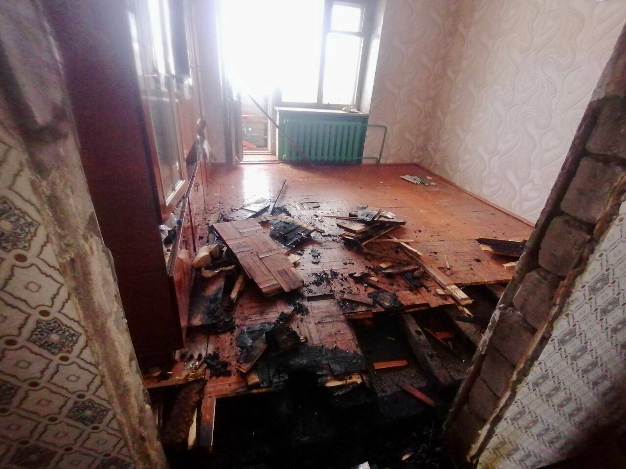 Мужчину из горящей квартиры в Горномарийском районе спасли, выломав дверь