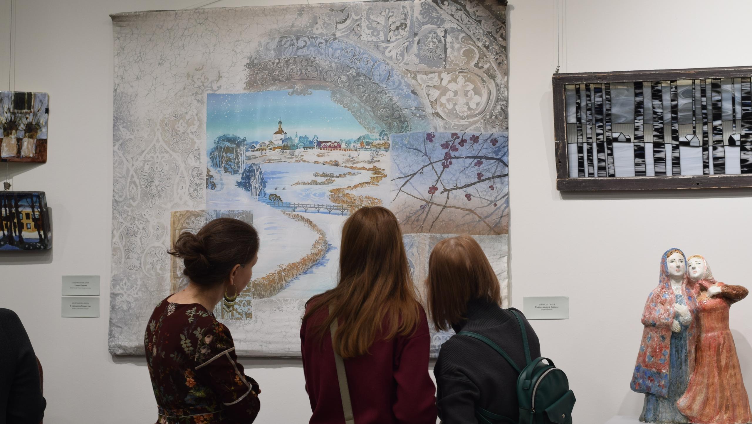 В Йошкар-Оле открылась выставка художников Москвы «Широка страна моя родная»