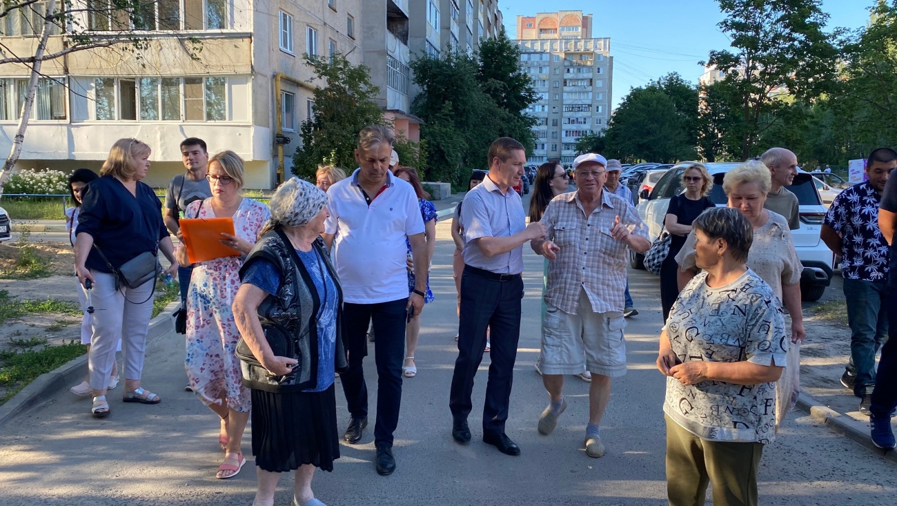 С жителями заречной части Йошкар-Олы обсудили проблемные вопросы их дворов