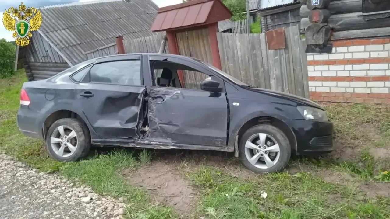 В Оршанском районе пьяный водитель иномарки снёс опору ЛЭП