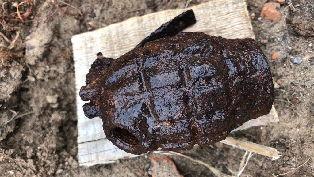 В Суслонгере нашли британскую ручную осколочную гранату времён ВОВ