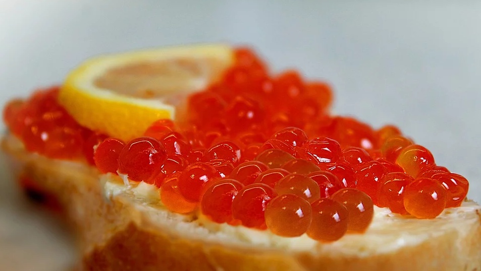 Йошкаролинца при покупке красной икры обманули на крупную сумму