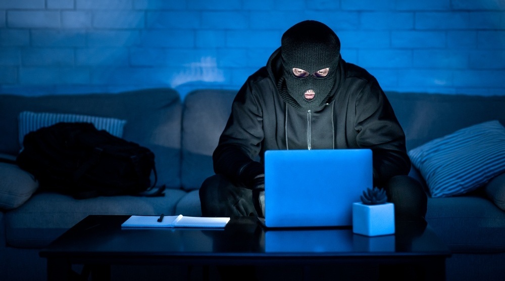 Два жителя Марий Эл лишились более 1,5 миллионов рублей, спасаясь от аферистов