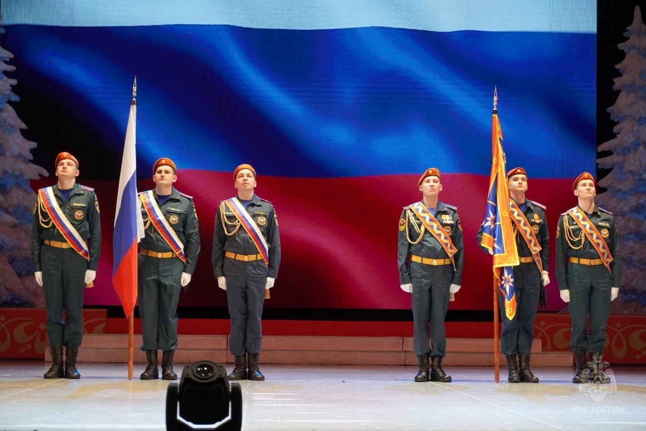 В Йошкар-Оле в торжественной обстановке чествовали спасателей