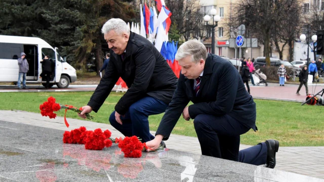 Память воинов-победителей почтили законодатели ПФО в Йошкар-Оле