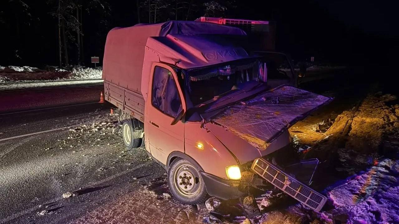 В Волжском районе при столкновении двух грузовиков пострадали четыре человека