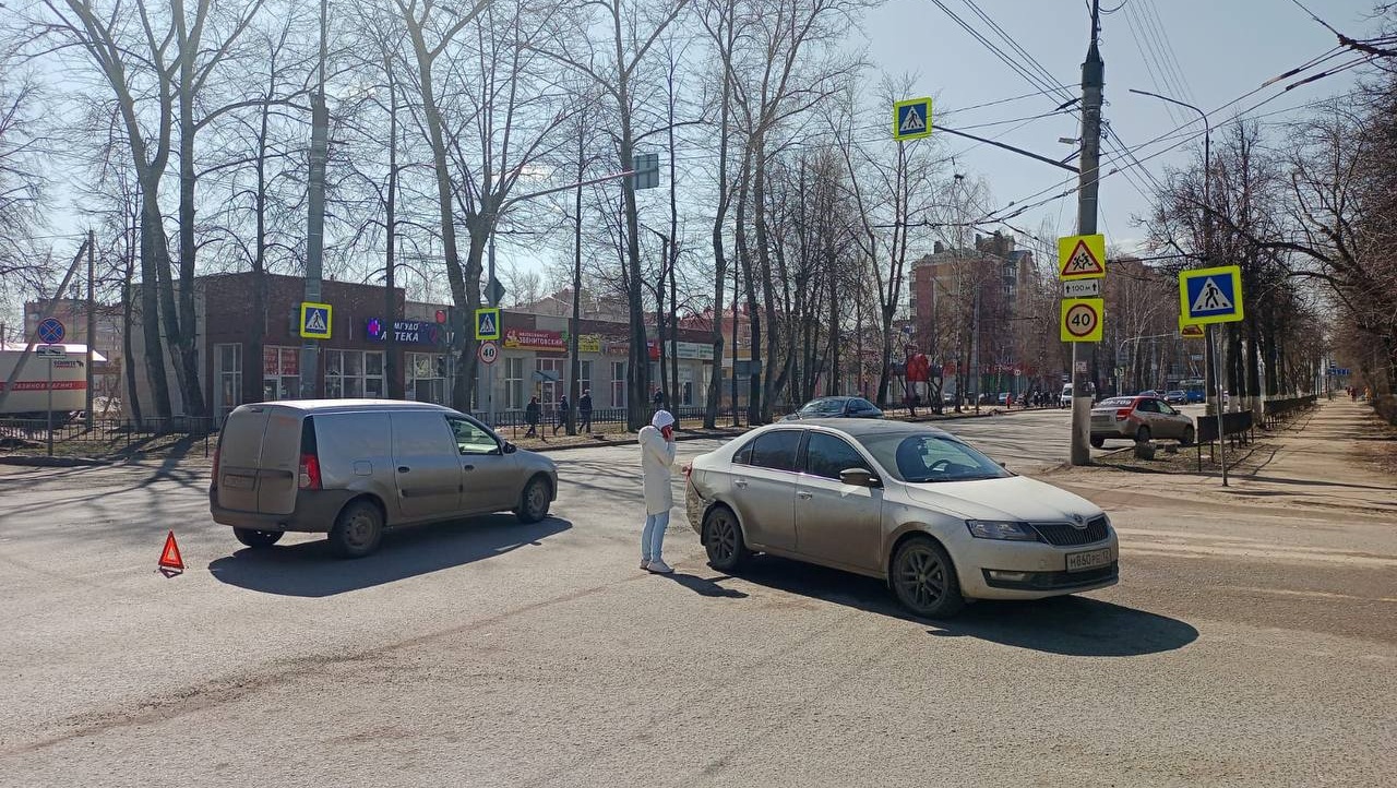 В Йошкар-Оле ищут очевидцев столкновения Skoda Rapid и «Лады Ларгус»