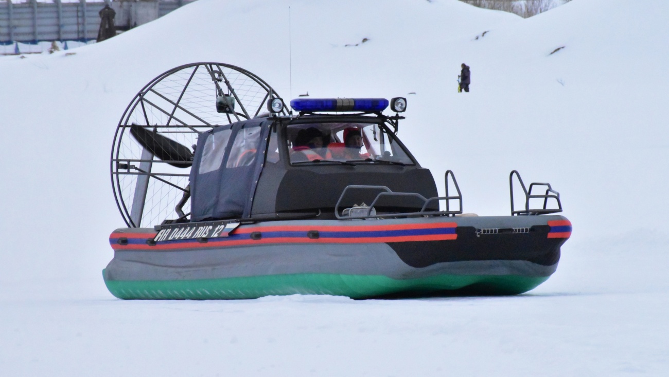 Спасатели и медики участвовали в операции по спасению рыбака на Ветлуге