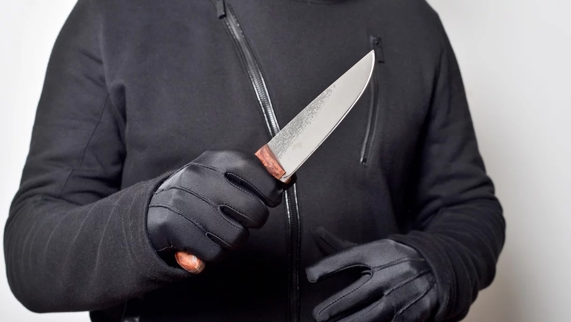 Йошкаролинец из личных неприязненных отношений зарезал знакомого 18+