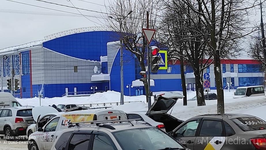 В Йошкар-Оле столкнулись несколько машин