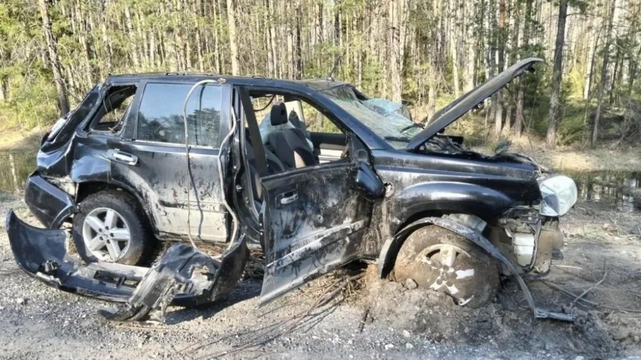В Марий Эл на трассе «Йошкар-Ола — Зеленодольск» иномарка слетела с дороги