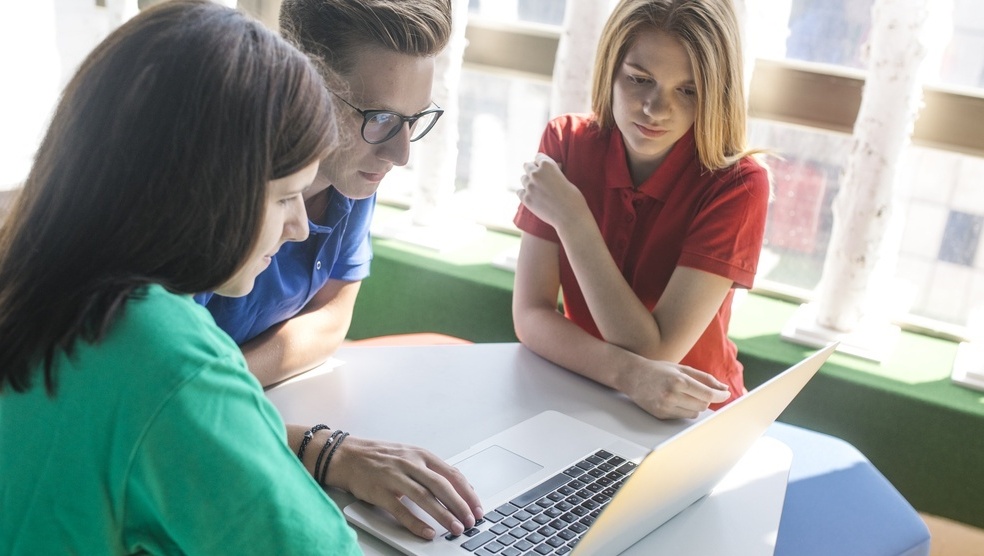 Руководитель Рособрнадзора в прямом эфире расскажет о ГИА в 2022 году