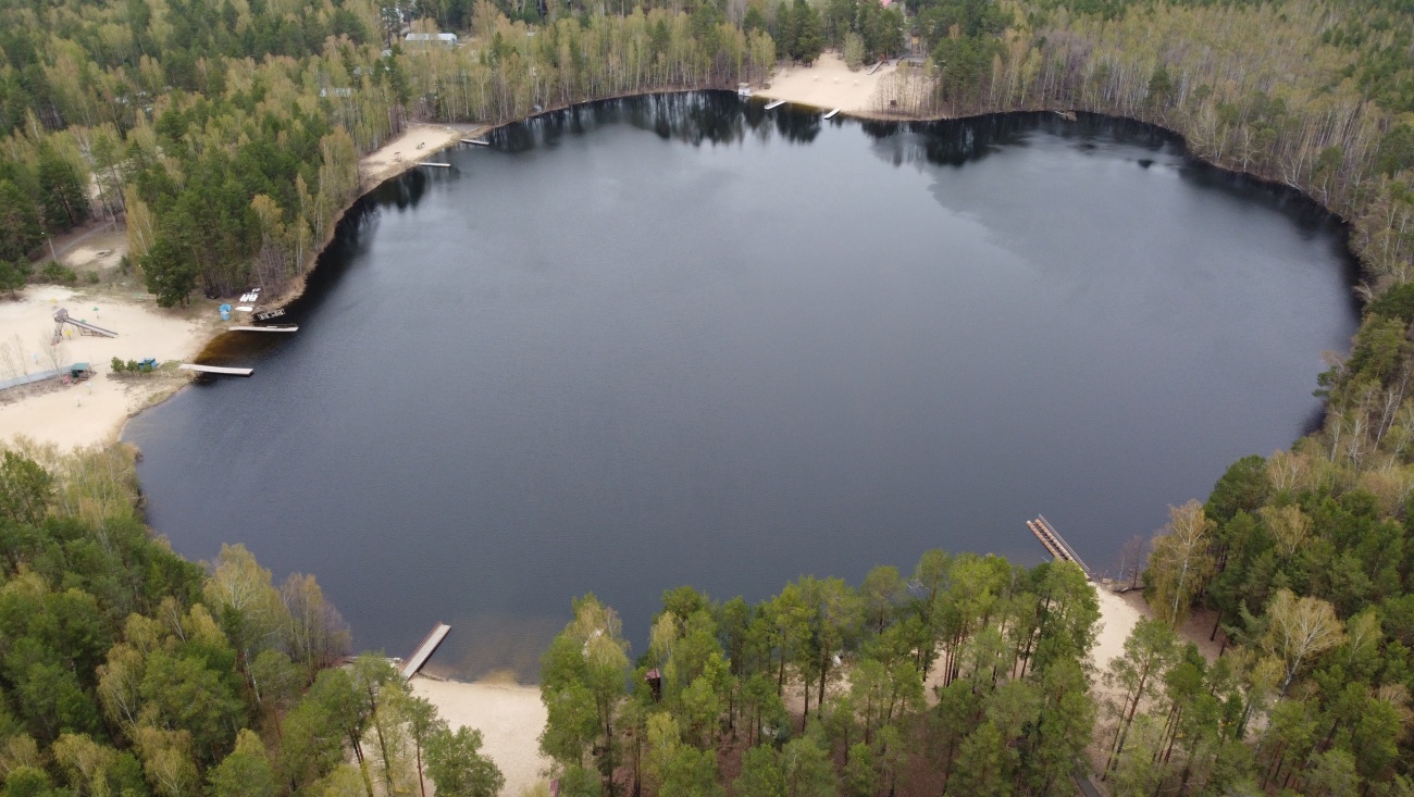 Православные добровольцы очистили от мусора берег озера Шап