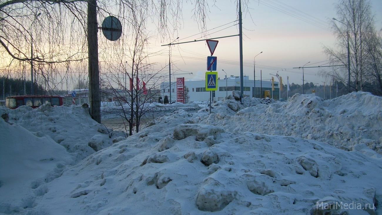 Куда обращаться если горы снега мешают выехать с прилегающей территории