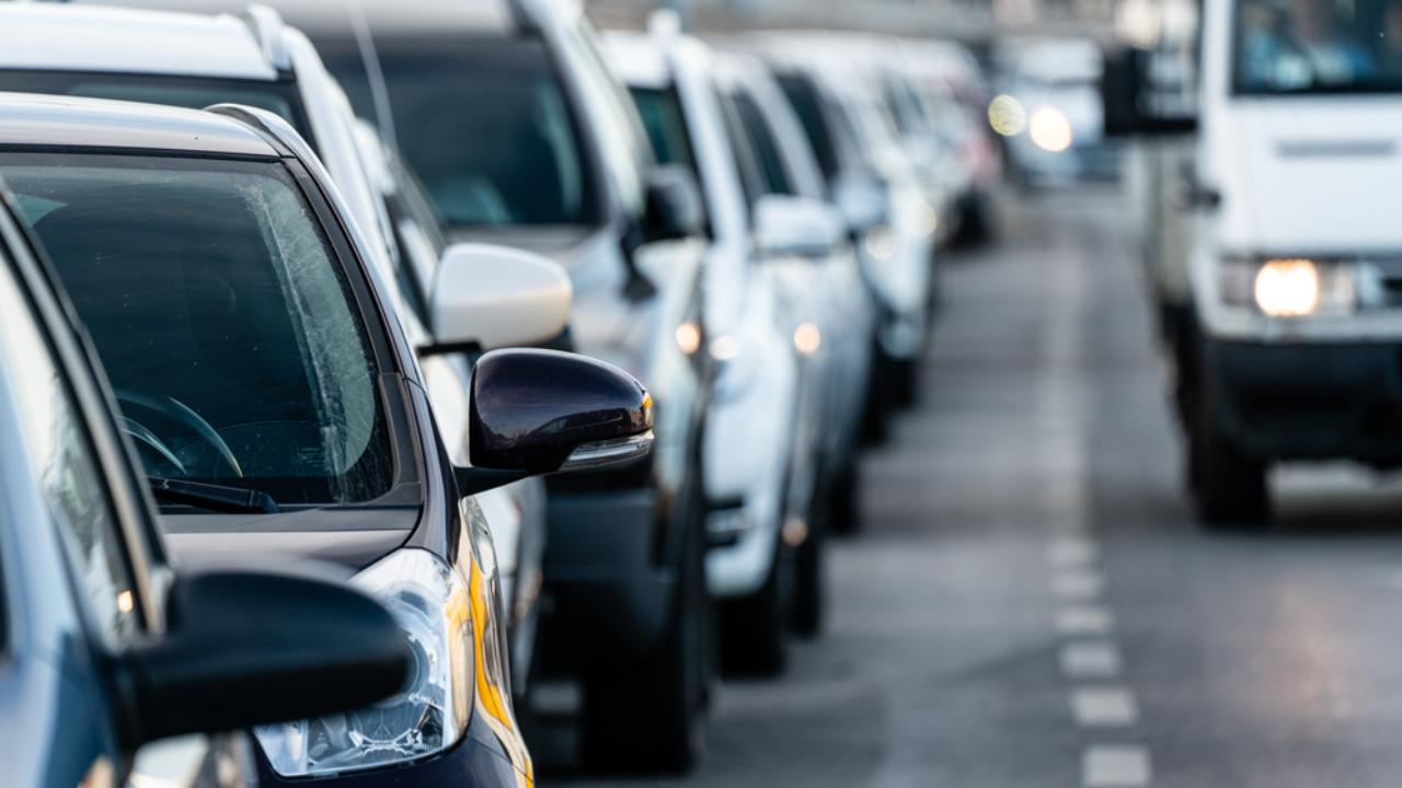 На Ленинском проспекте в Йошкар-Оле демонтируют дорожный знак