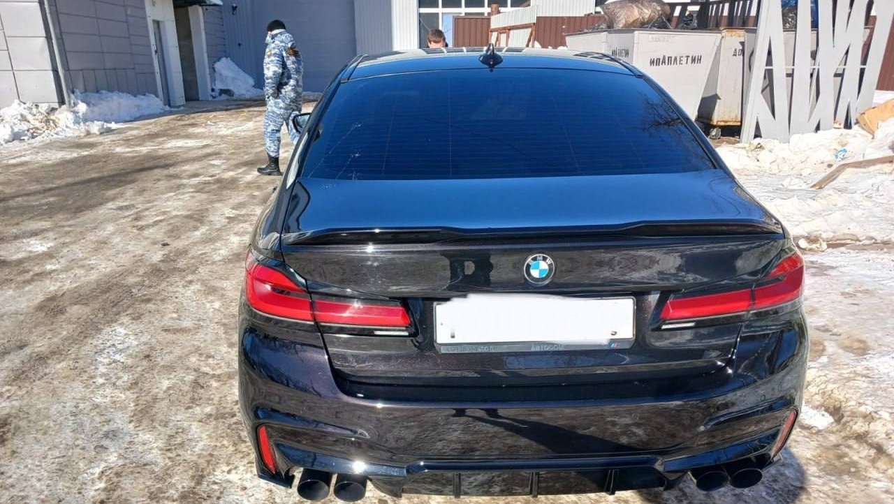 Житель Йошкар-Олы погасил долги не отходя от автомобиля