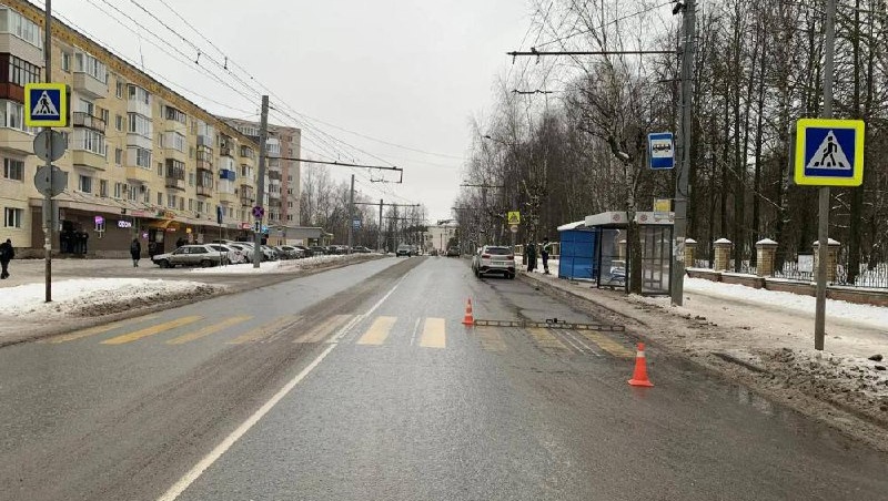 В Йошкар-Оле 75-летний водитель Hyundai сбил пожилую женщину и скрылся