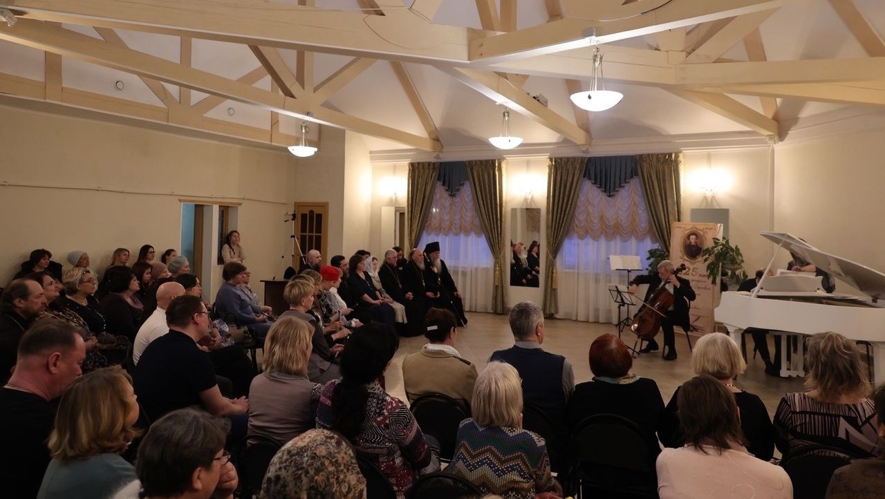 Епископ Феофан посетил концерт музыкантов из Москвы