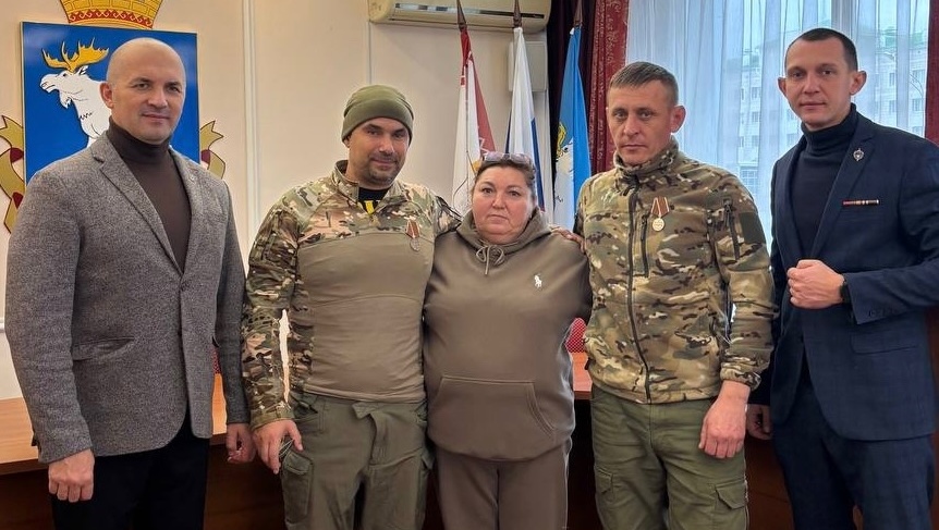 В Йошкар-Оле двум ветеранам СВО вручили медали «За ратную доблесть»