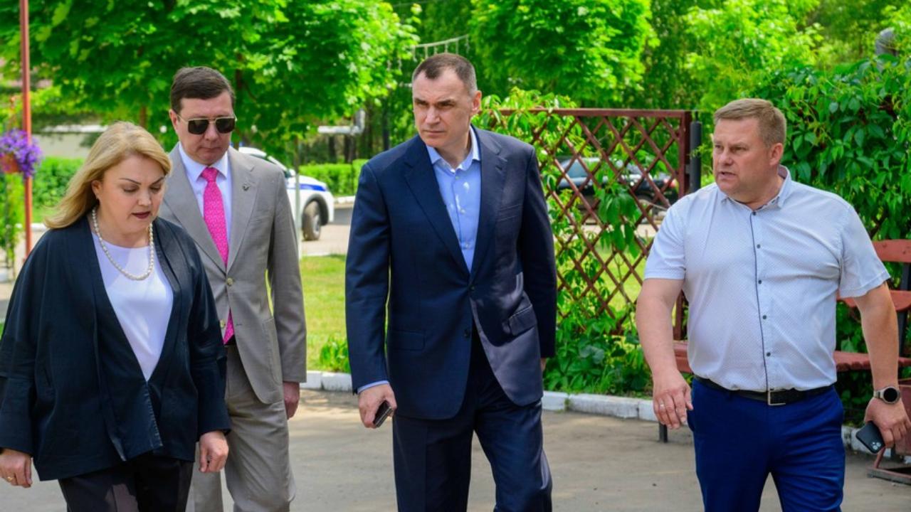 В преддверии Дня России глава Марий Эл встретился с близкими участников СВО