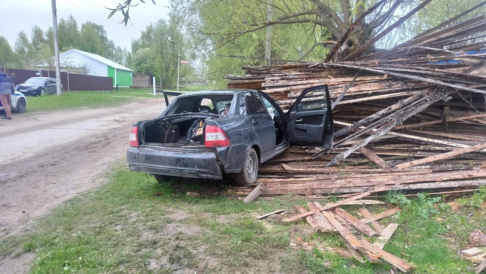 В Марий Эл 28-летний мужчина разбился на LADA Priora