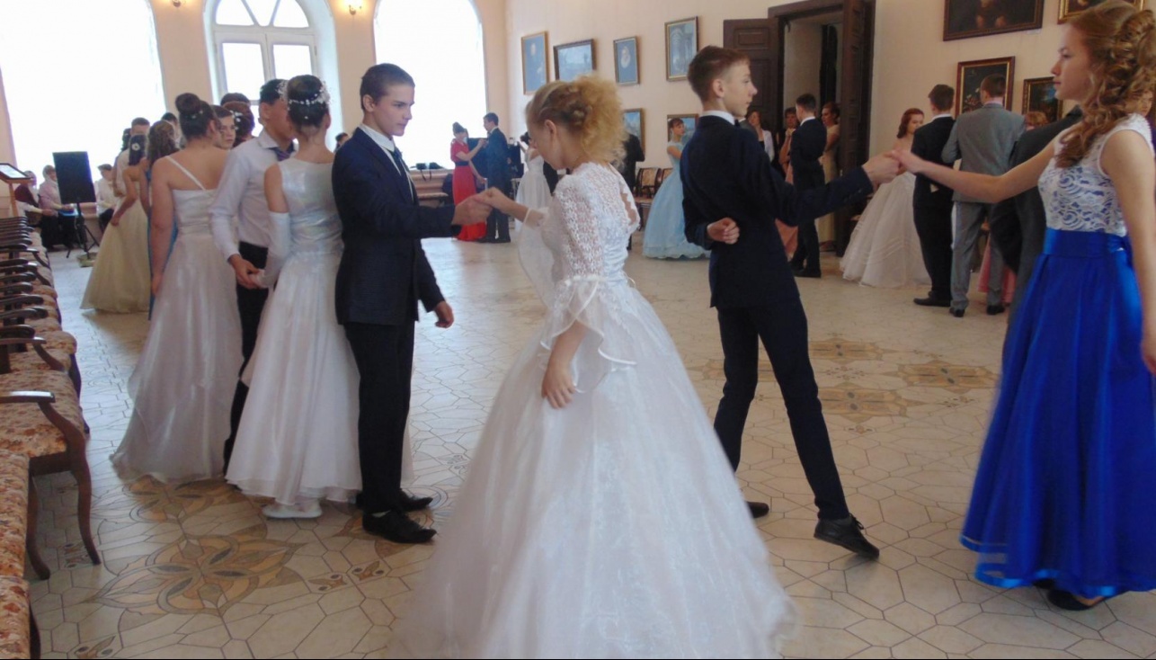 Молодёжь Козьмодемьянска начала готовиться к «Рождественскому балу»