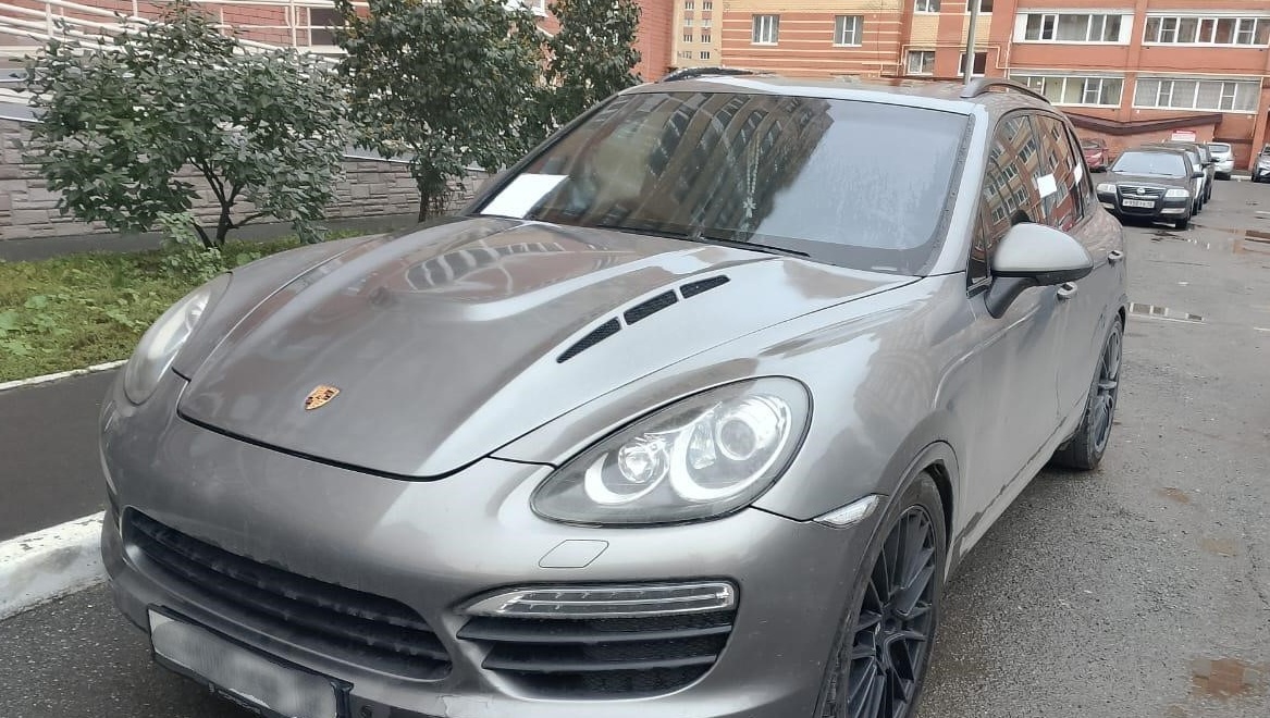 Арест автомобиля «Порше Кайен» заставил йошкаролинку вспомнить о долгах