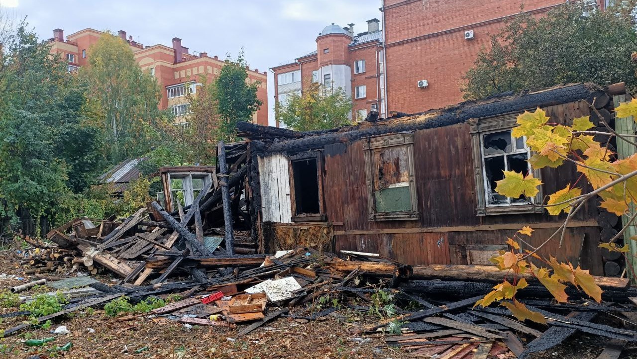 В Йошкар-Оле мужчина пришёл в нежилой дом за металлом и погиб там в пожаре