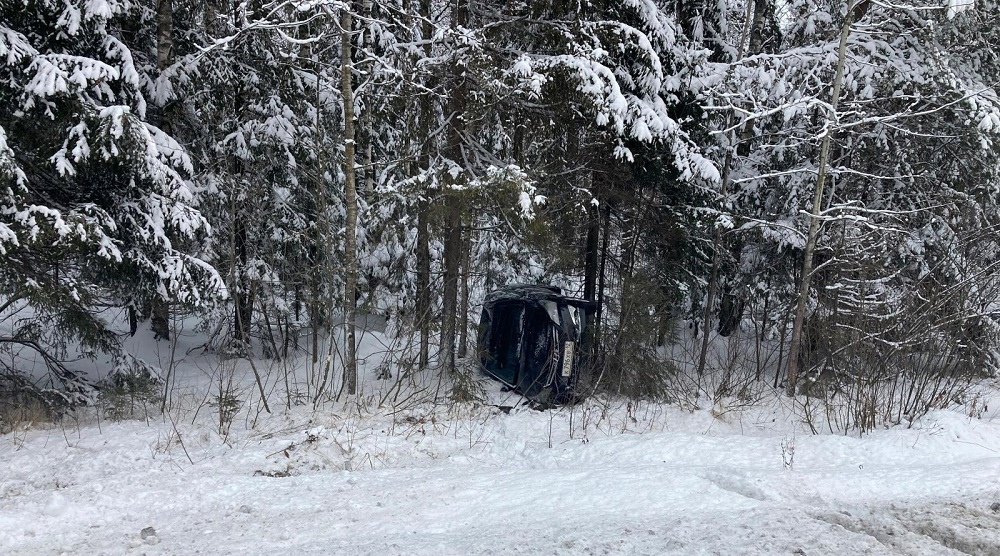 На Казанском тракте иномарка перевернулась в кювет
