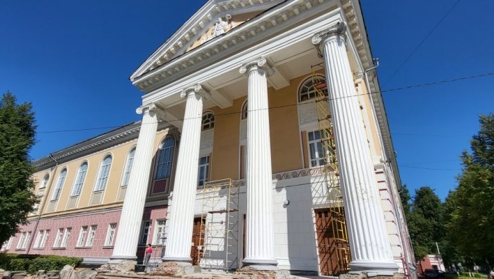 Ремонт крыши колледжа культуры и искусств в Йошкар-Оле планируют завершить до 30 сентября