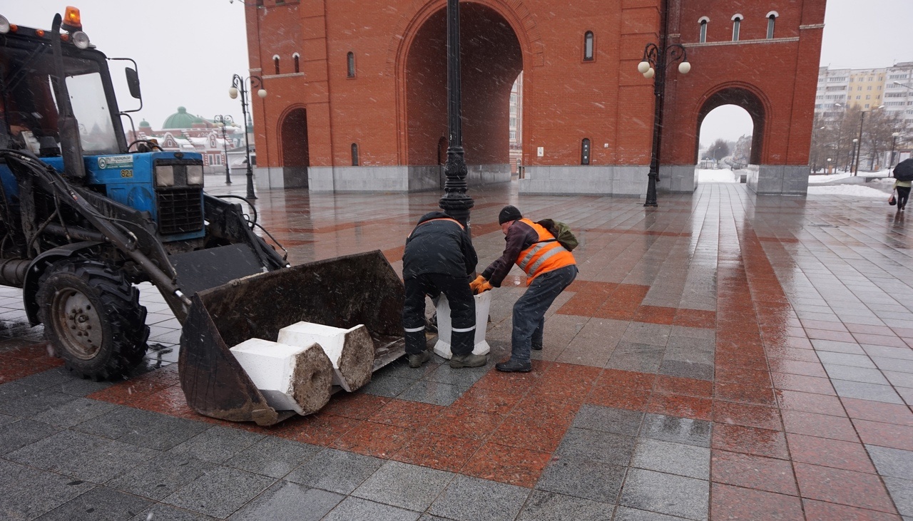 В Йошкар-Оле устанавливают армированные и железобетонные урны