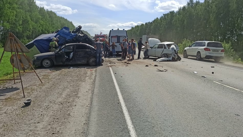 На Казанском тракте «Газель» наехала на три машины