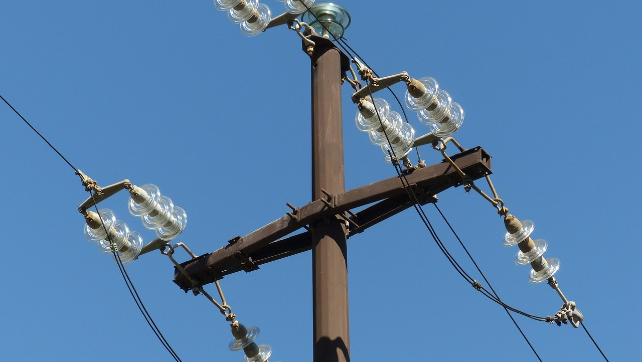 Об отключении электричества в Сомбатхее