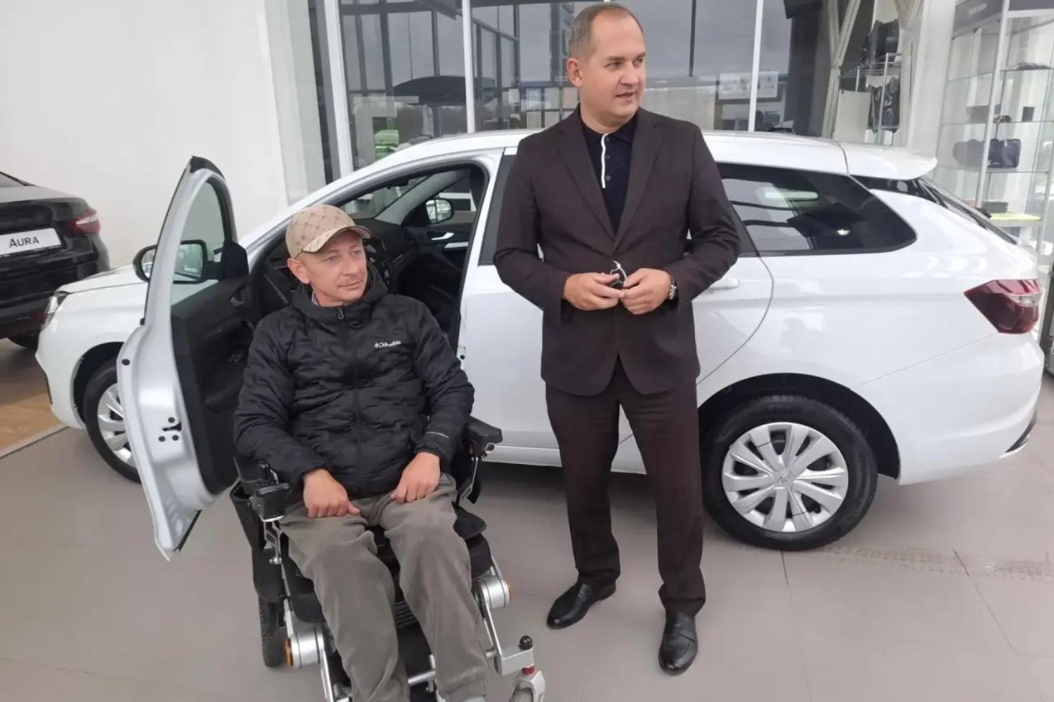 В Марий Эл ветеран СВО получил автомобиль с ручным управлением